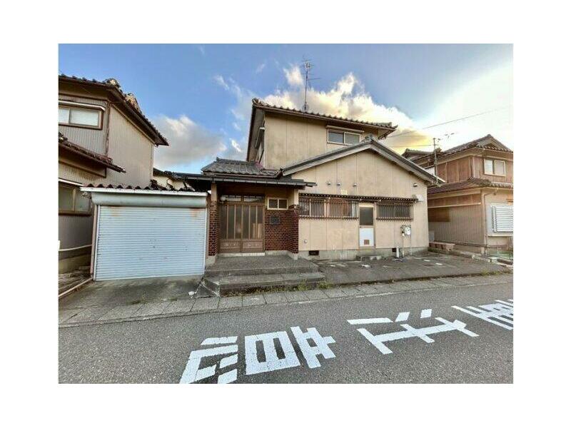 4DK two-story house in Shirae Town, Komatsu City
