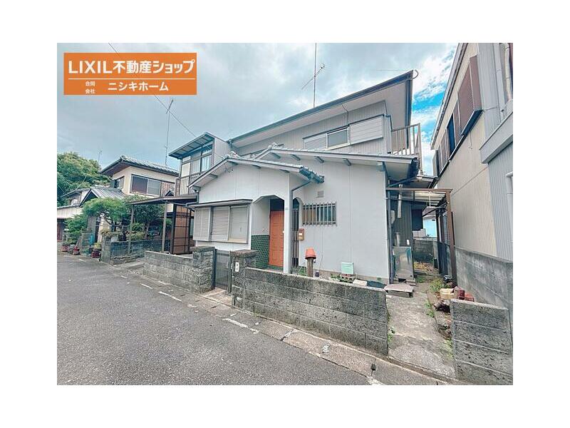 Yokosu-cho, Komatsushima-shi, Komatsushima (Minami-Komatsushima Sta.) 2F 5DK

1,600,000 yen