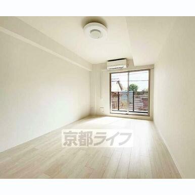 落ち着いた雰囲気のお部屋です