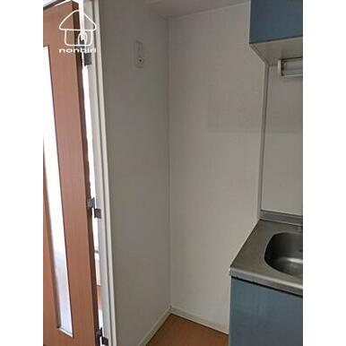 冷蔵庫置き場のサイズは現地ではかってください