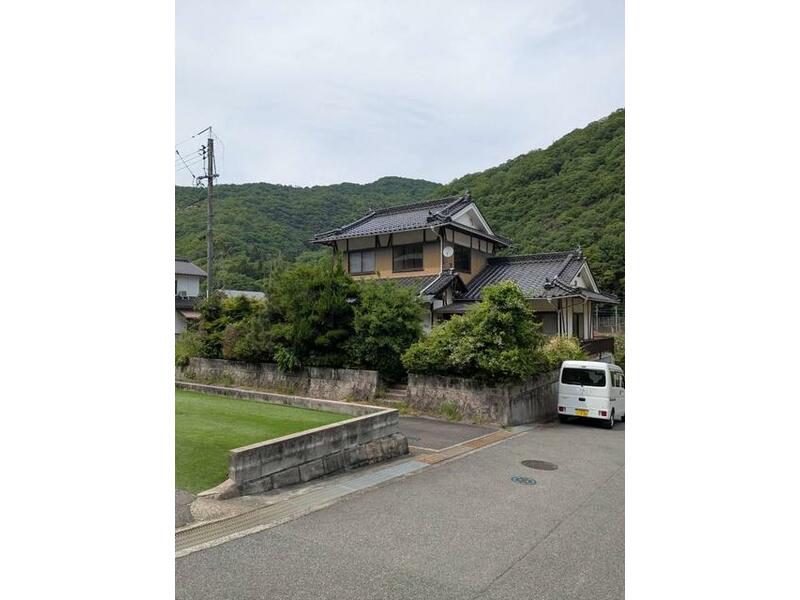 Higashi-Hiroshima City, Kawachi Town, Shimonokawachi (Kawachi Station), 2 stories above ground and 1 basement, 6DK