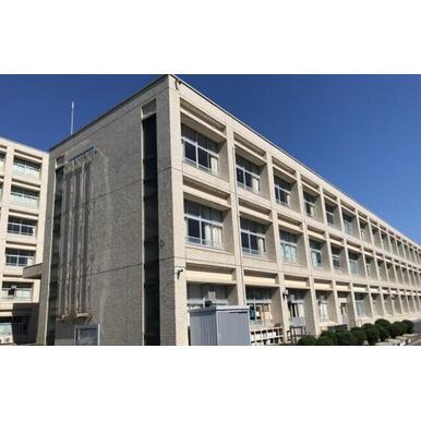 滋賀県立玉川高等学校 距離:862m