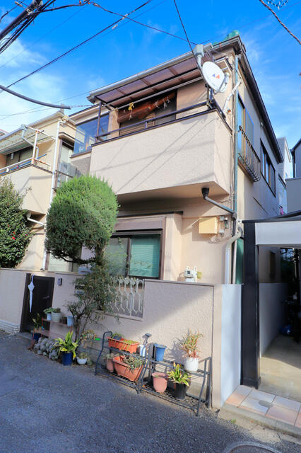 Cheap house for sale in Setagaya, Tokyo