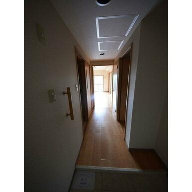 ソラーレＮ　廊下