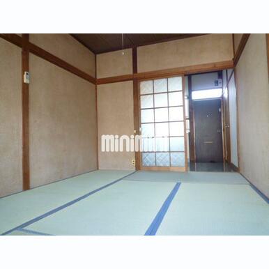 南西向きの明るい居室