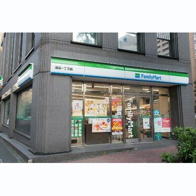 ファミリーマート湯島一丁目店 距離:57m