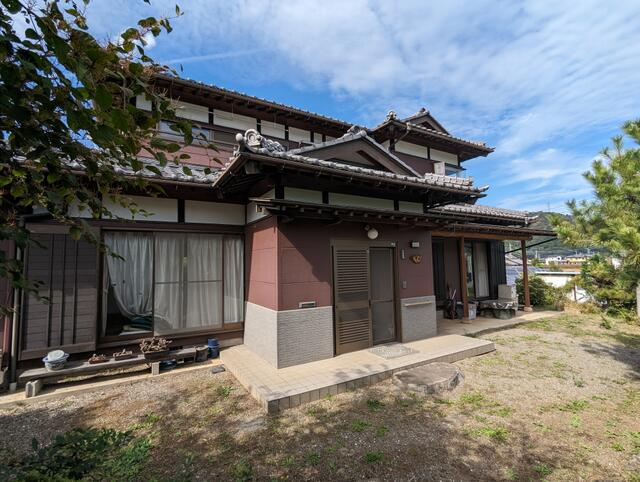 アットホーム】都留市 四日市場 （赤坂駅 ） 2階建 8LDK