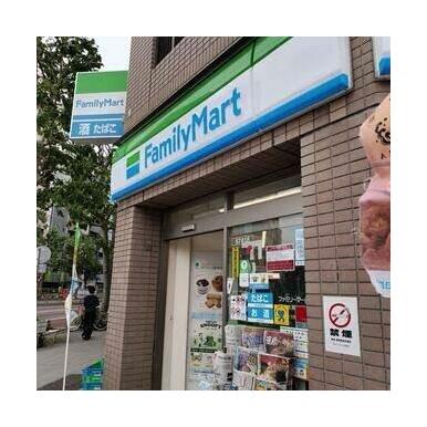 ファミリーマート 築地本願寺前店 距離:436m