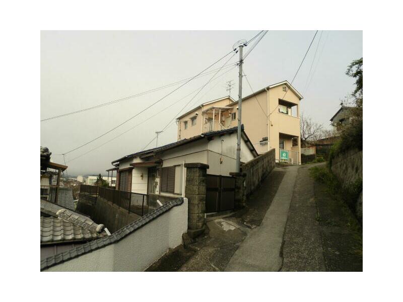 14-minute walk from JR Sanyo Main Line "Iwata" Station