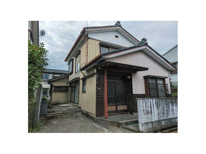 Sanjo City, Yokka Town (Sanjo Station) 2-story 5DK
