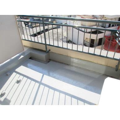 バルコニーも広いです