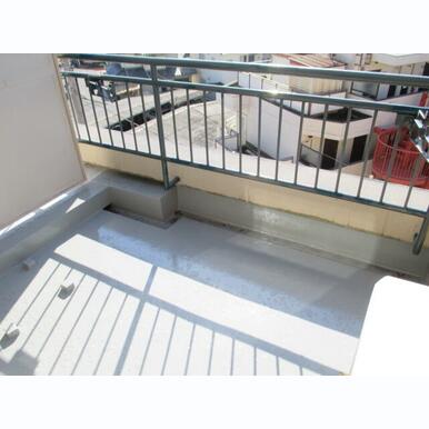 バルコニーも広いです