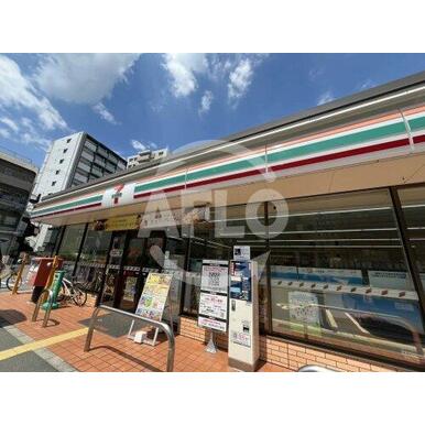 セブン-イレブン 吹田江の木町店 距離：100m