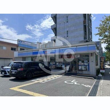 ローソン 内環吹田芳野町店 距離:130m