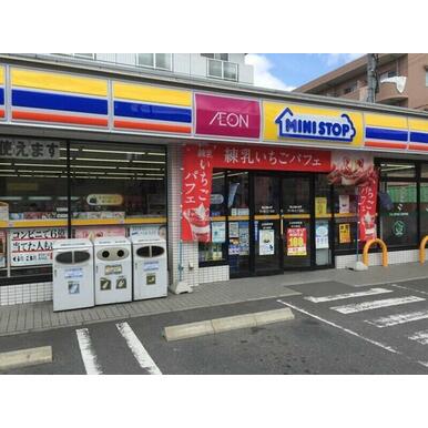 ミニストップ芥川町3丁目店 距離：245m