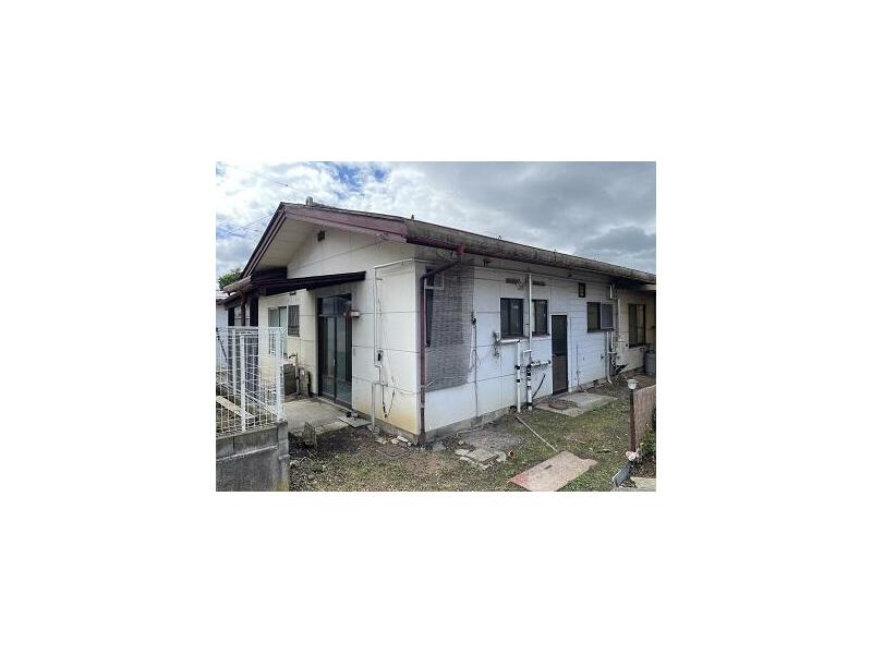 1,000 meters on foot from Shinano Railway "Techno Sakaki" Station