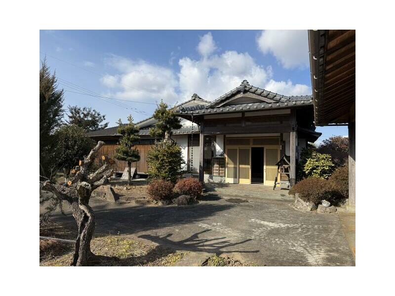 Kumamoto City, Minami Ward, Jonan Town, Naga (Tomiai Station) Single-story building 5DK