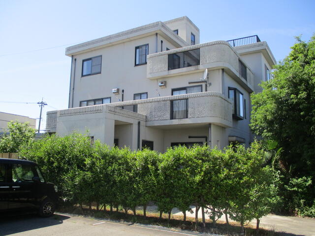 アットホーム 砺波市 高道 砺波駅 3階建 ８ｌｄｋ 砺波市の中古一戸建て 提供元 オリバー不動産 株 オリバー 一軒家 家の購入