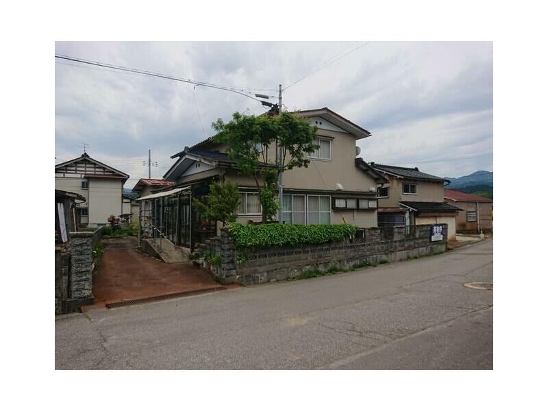 2-story building 9DK, Tachiyama, Tsuruoka City
