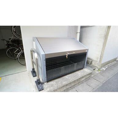 敷地内ゴミ捨て場