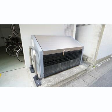 敷地内ゴミ捨て場