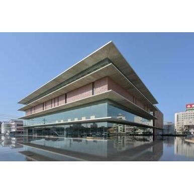 福山市中央図書館 距離：244m
