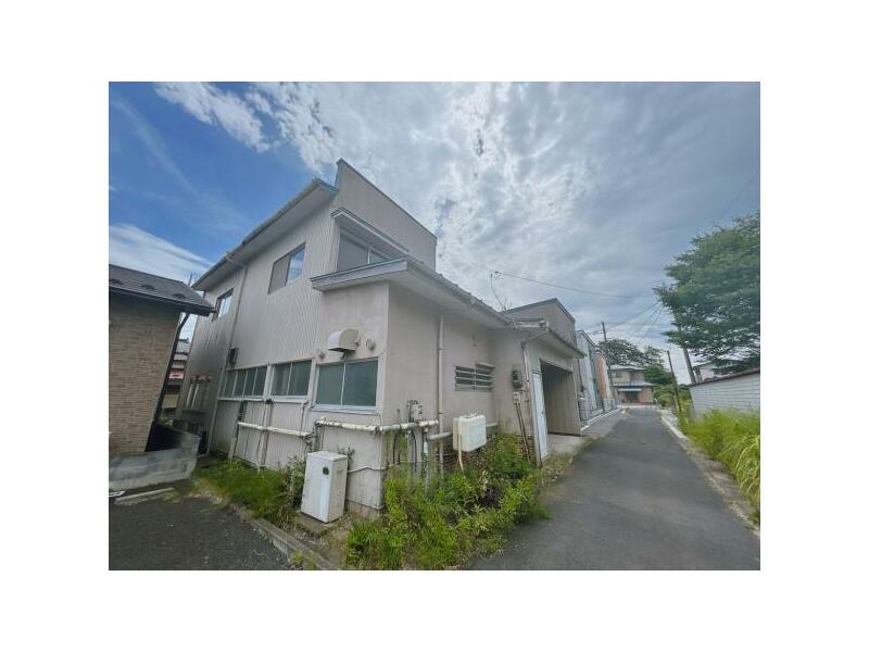 Kami-machi, Kabi-gun, Aza Kyukodate Ichiichi (Nishikogawa Station) 2F 5LDK

2.5 million yen