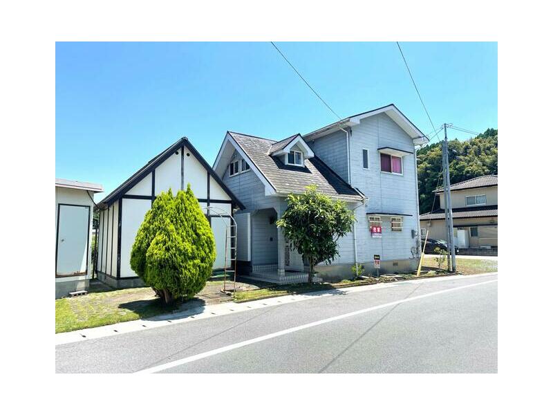 Tamana District, Minakan Town, Oaza Takakuno 2-story building 4LDK