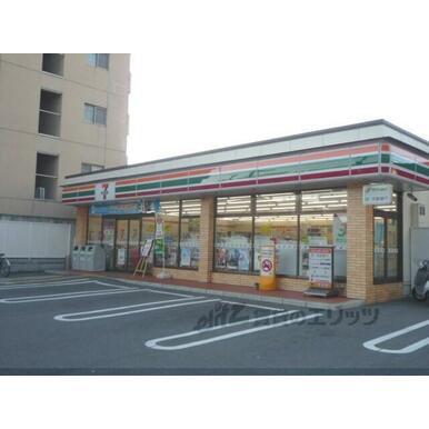 セブンイレブン　二条城北店 距離：430m