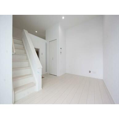 洋室５．８帖　ロフト４．７帖（寝室にも使えます）