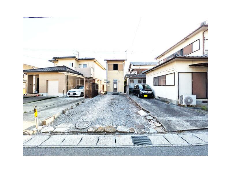 Teppo-cho, Omihachiman-shi (Omihachiman Sta.) 2F 1K

1K, 3,000,000 yen