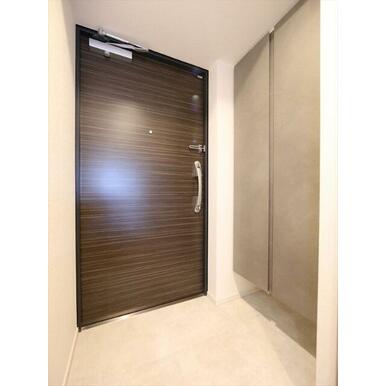 玄関 シューズボックス付(収納充実してます)