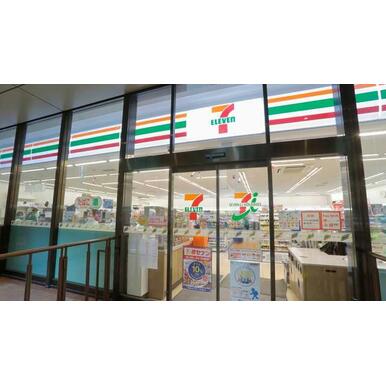 セブンイレブン　葛飾新小岩１丁目店 距離：290m