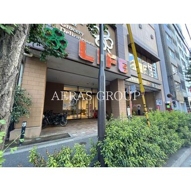 ライフ神田和泉町店 距離：238m