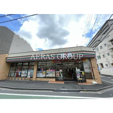 セブン－イレブン　高田馬場３丁目中央店 距離：185m