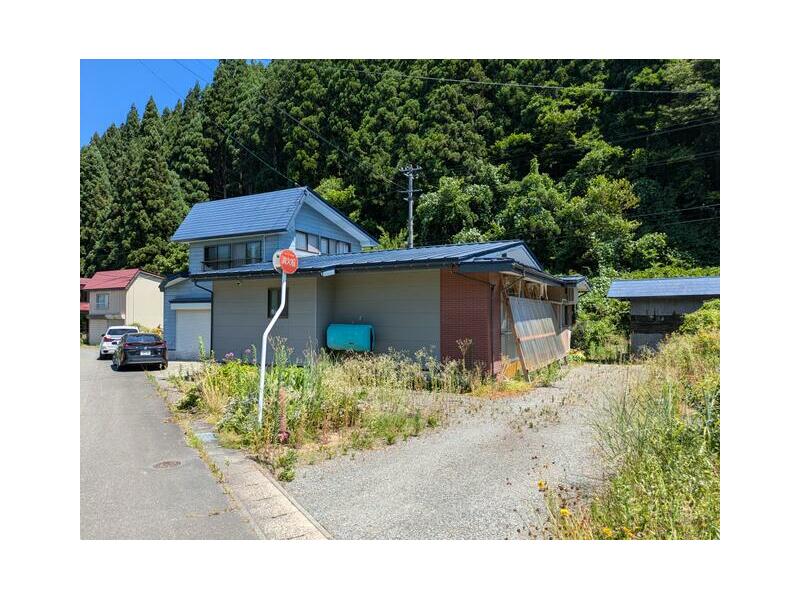 Yonezawa City Oaza Sekine (Sekine Station) 2-story 6LDK