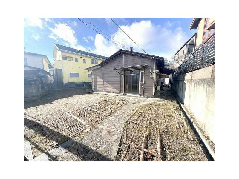 Shiogama-shi, Shiogama Tamagawa 1-chome (Shiogama station) 2F 5K

Shiogama station