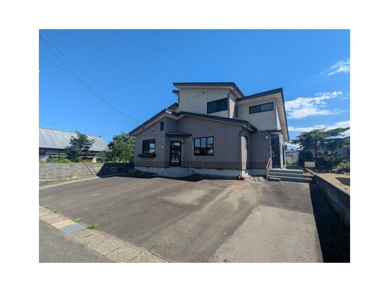 Uetsu Line "Tsuruoka" Station