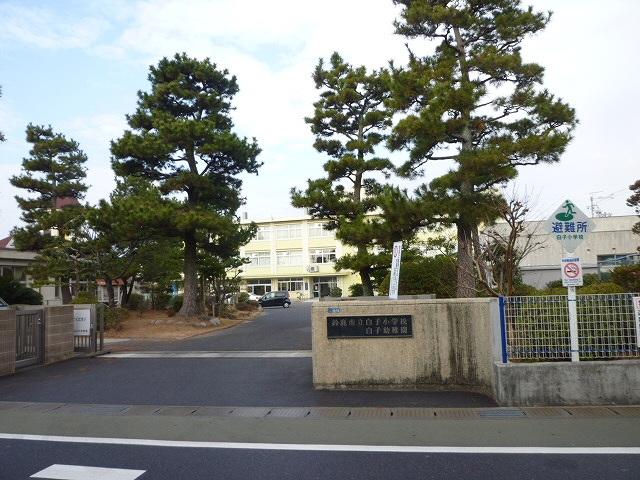 アットホーム 鈴鹿市 白子２丁目 白子駅 2階建 ４ｄｋ 鈴鹿市の中古一戸建て 提供元 株 飯田商事 一軒家 家の購入