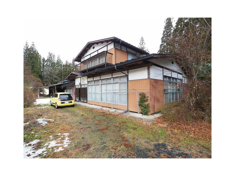 Hanamaki City, Towa Town, Minanari Island 7th District (Dozawa Station) 2-story building 8DK