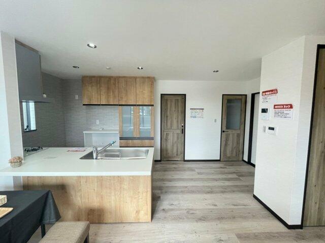 アットホーム 高槻市 柱本６丁目 高槻市駅 3階建 ４ｌｄｋ 高槻 市の新築一戸建て 提供元 株 ハウスプラン不動産販売 一軒家 家の購入