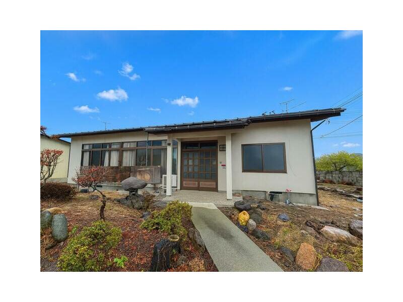 Sagae City, Aza Nakakawahara (Sagae Station) Single-story 5DK