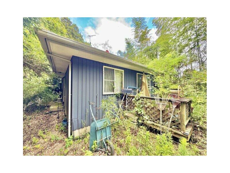 5 minutes by car from JR Joban Line Hitachitaga Station