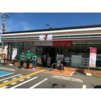 セブンイレブン和歌山西庄店 距離:600m