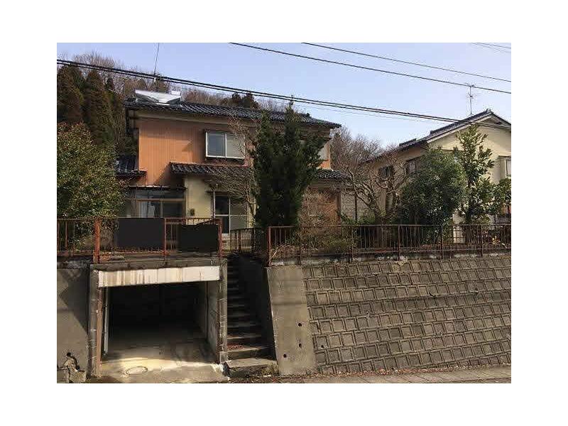6DK two-story house in Wakamatsu Town, Kanazawa City