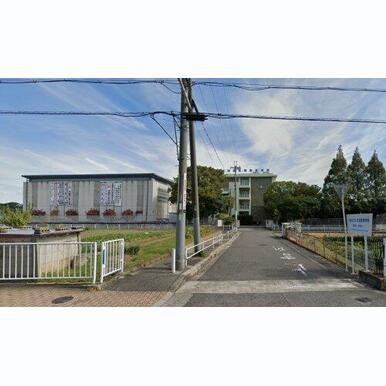 大阪府立大塚高校 距離:1,709m