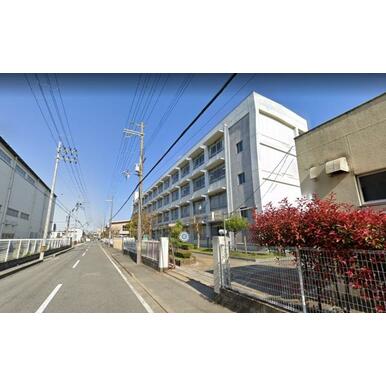 姫路市立東小学校 距離:925m