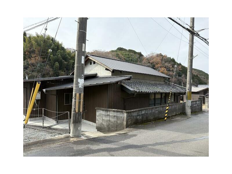 Ooaza Imaki, Oyodo-cho, Yoshino-gun (Yakusui station) Single-story building, 2LDK

1,980,000 yen