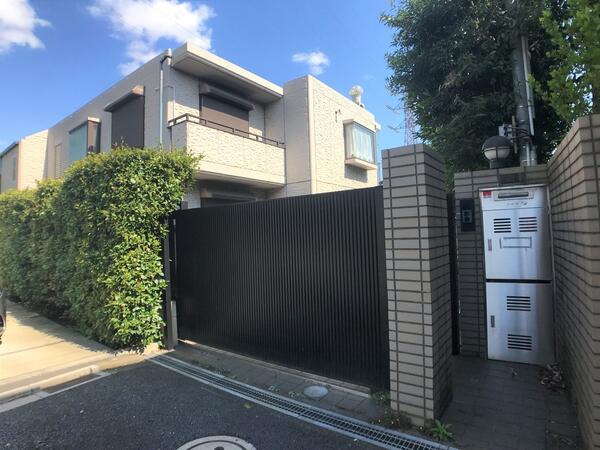 アットホーム 世田谷区 成城５丁目 成城学園前駅 地上2階地下1階建 ６ｓｌｄｋ 世田谷区の中古一戸建て 提供元 三井のリハウス成城センター 三井不動産リアルティ 株 一軒家 家の購入