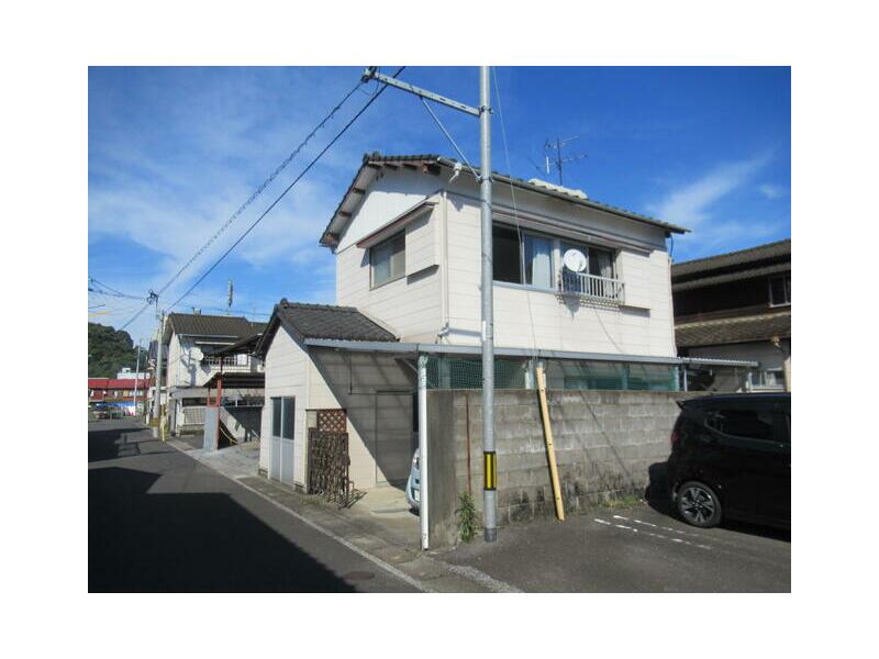 Saeki-shi, Kuzumiko (Saeki Sta.) 2F 7DK

3,500,000 yen